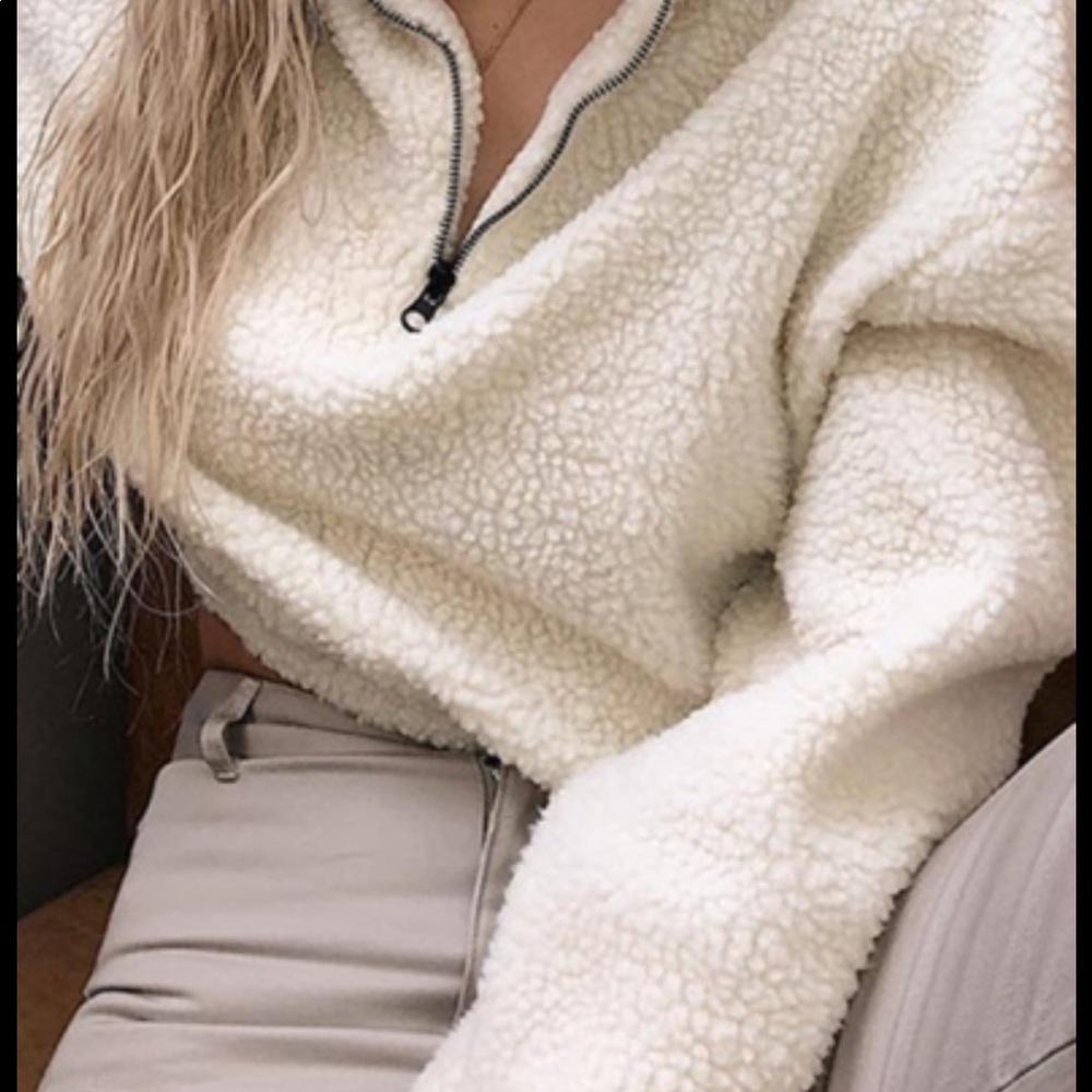 NWT WHITE FAUX JACKET VERY SOFT/WARM WITH POCKETS